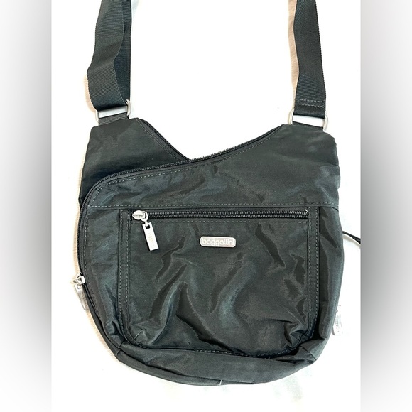 Baggallini Handbags - Baggallini Pocket Crossover Crossbody Bag Charcoal Water Resistant Like New